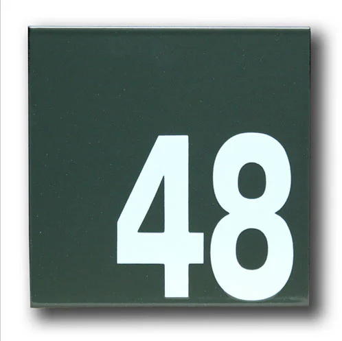 Emaille huisnummerbord Robina. 16x16 cm. Groen/Wit