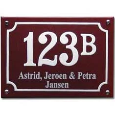 Emaille combibord met huisnummer, toevoeging en naam. 30x20 cm gebold. Bordeaux Rood / Wit + kader