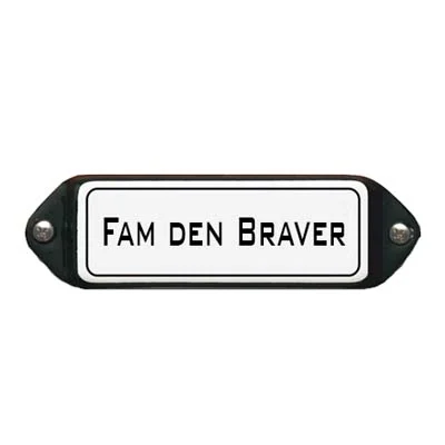 Emaille naamplaatje met oor, 10x3 cm met kader. Type NPO26