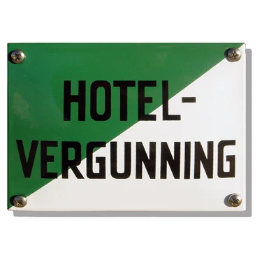 HOTEL-VERGUNNING. Gebold emaille bordje. 14x10 cm. Type KNH35