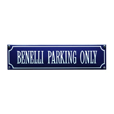 BENELLI PARKING ONLY emaille "straatnaambordje". 33x8 cm. Type S-08