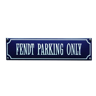 FENDT PARKING ONLY emaille "straatnaambordje". 33x8 cm. Type S-23