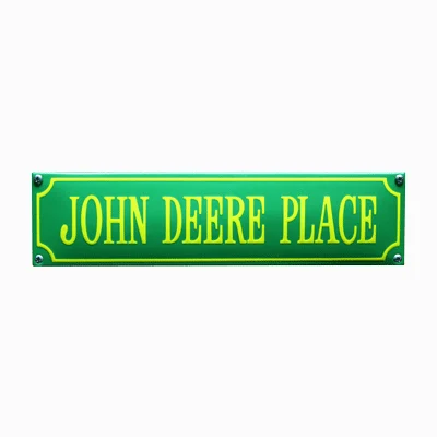 JOHN DEERE PLACE (groen) emaille bord. 33x8 cm. Type S-46