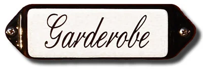 Emaille tekstbordje met 'oor'. 8x3 cm. Lettertype Sierschrift. Tekst: Garderobe